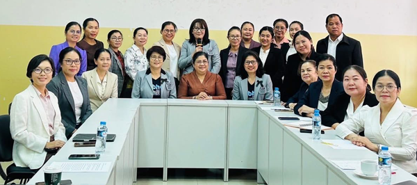 JBI Thailand Evidence-Based Healthcare Implementation Center present a workshop on the JBI Evidence Implementation Framework to nurses in Lao